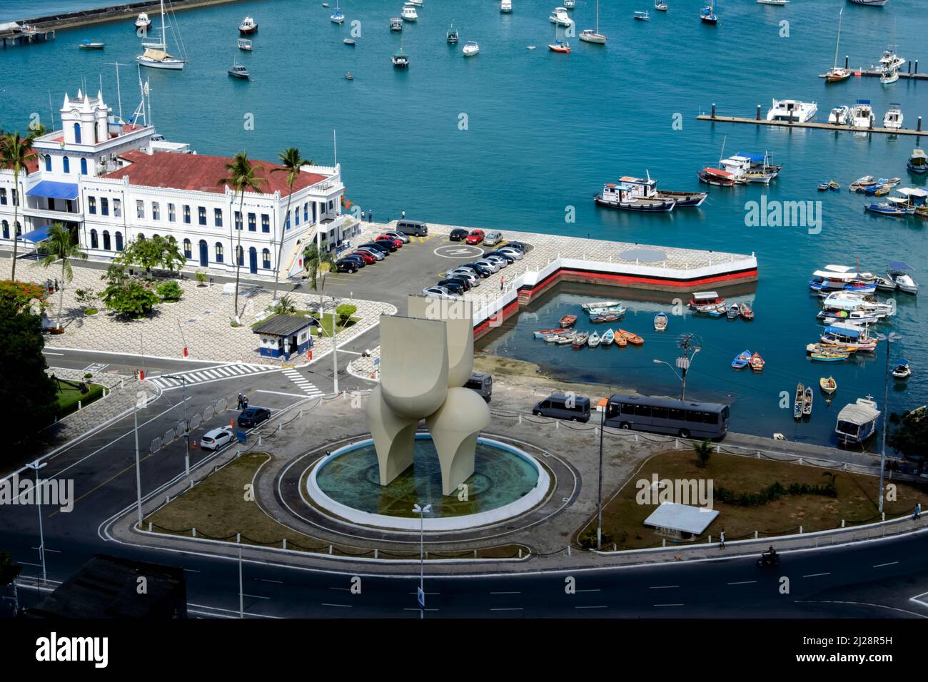 Monumento fonte da Rampa do Mercado, est une sculpture créée par l'artiste brésilien Mario Cravo, inaugurée o Banque D'Images