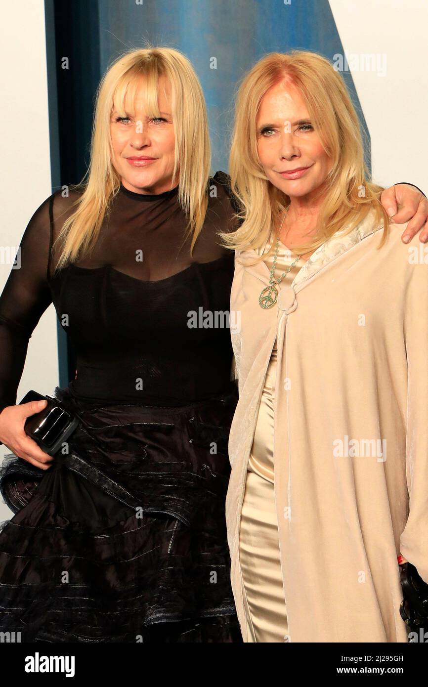 Beverly Hills, Californie. 27th mars 2022. Patricia Arquette, Rosanna Arquette à l'après-partie pour Vanity Fair Oscar Party - arrivées 1, Wallis Annenberg Centre for the Performing Arts, Beverly Hills, CA 27 mars 2022. Crédit : Priscilla Grant/Everett Collection/Alay Live News Banque D'Images