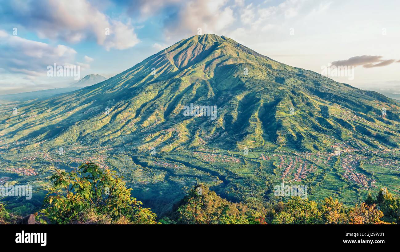 Mount merapi volcano Banque de photographies et d’images à haute ...