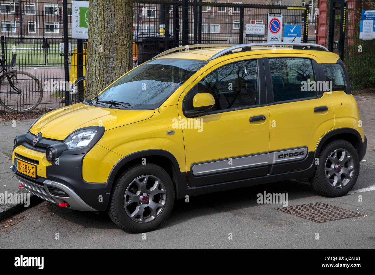 Vue latérale Fiat Panda Cross à Amsterdam, pays-Bas 30-3-2022 Banque D'Images