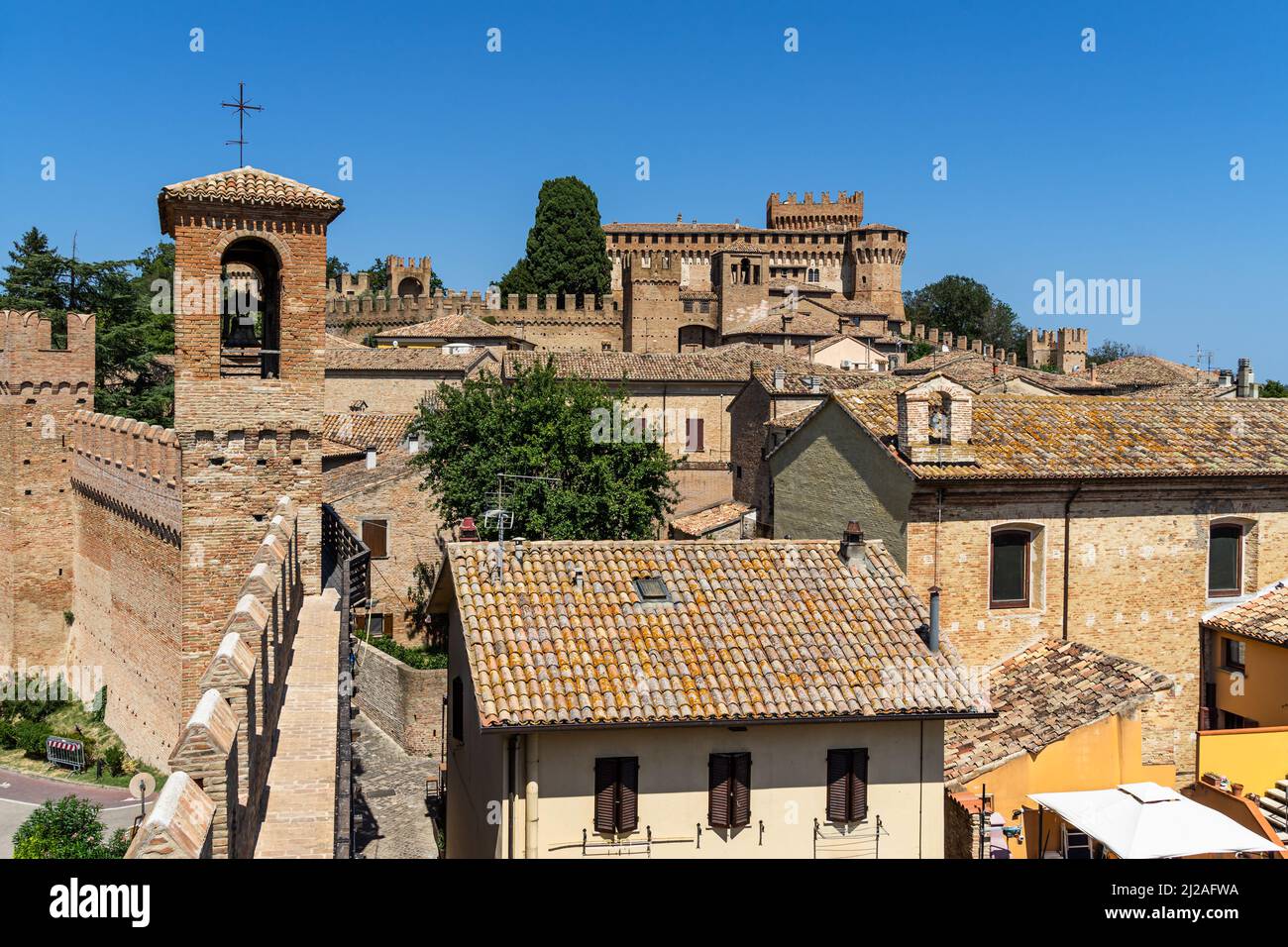 La belle architecture de Gradara. Province de Pesaro e Urbino, Marche, Italie centrale. Banque D'Images