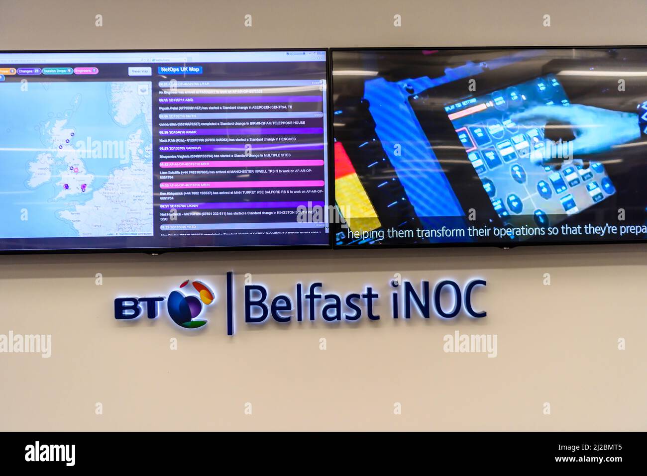 À l'intérieur du centre de contrôle du réseau de BT (iNOC), Belfast, Irlande du Nord, Royaume-Uni, Royaume-Uni Banque D'Images
