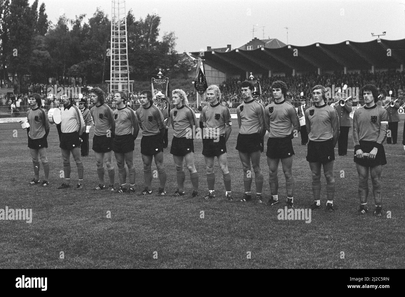 Demi-finale du championnat d'Europe. Jeune Orange contre la jeune Russie 1-0, l'équipe de la jeune Orange ca. 26 mai 1976 Banque D'Images