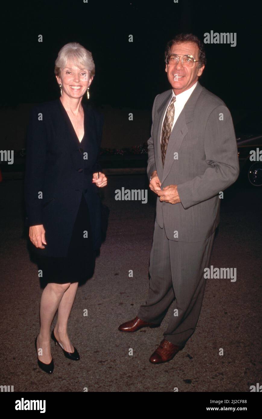 Sydney Pollack et sa femme Circa années 80 crédit : Ralph Dominguez/MediaPunch Banque D'Images
