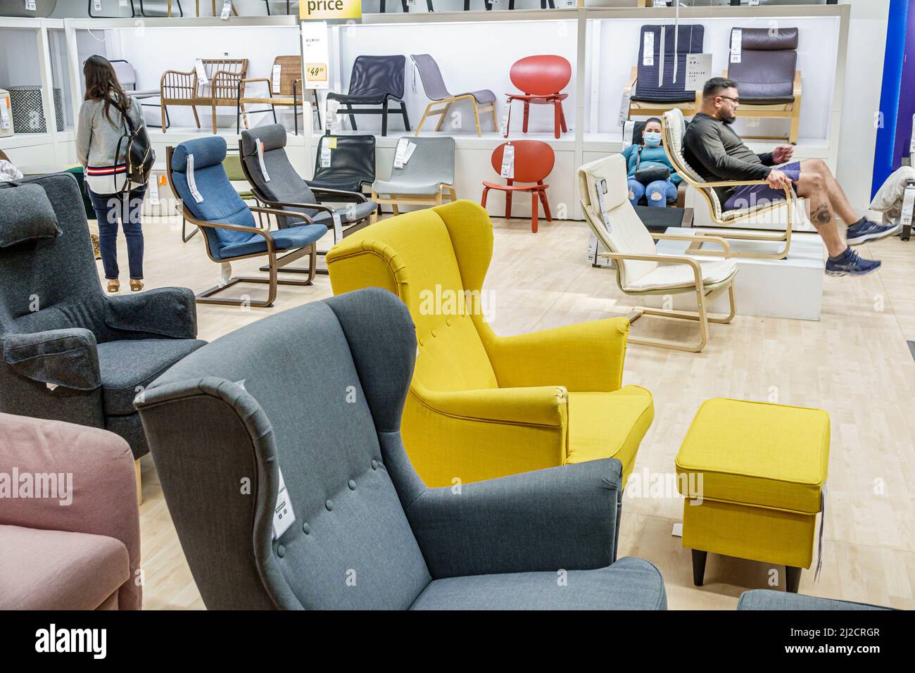 Miami Florida IKEA maison biens meubles accessoires meubles décor shopping à l'intérieur exposition d'intérieur chaises de vente Banque D'Images