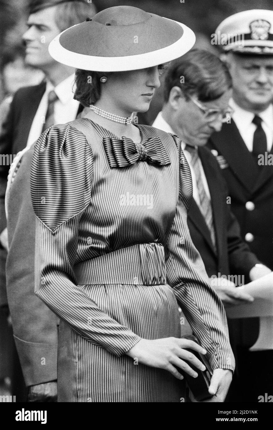 Diana, princesse de Galles lors d'une cérémonie pour les soldats britanniques morts à Anzio. 28th avril 1985. Banque D'Images