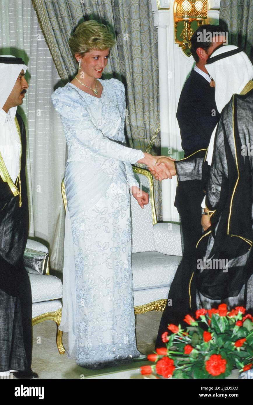 Prince et Princesse de Galles, excursion au Moyen-Orient, novembre 1986. Notre photo montre ... Princesse Diana, audience avec l'Amir du Qatar, samedi 15th novembre 1986. Banque D'Images