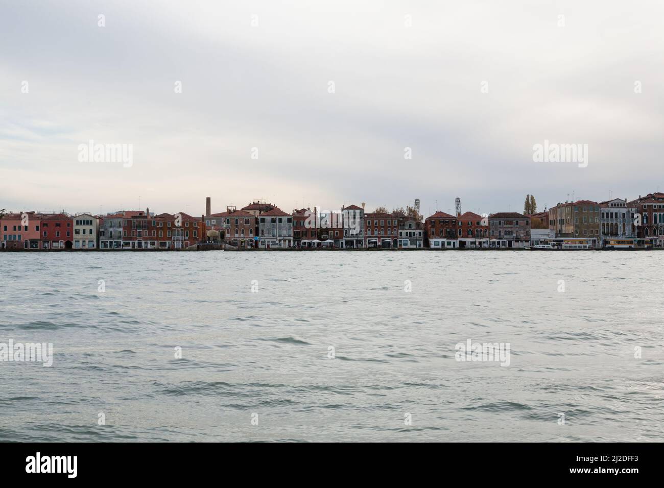Maisons vénitiennes rangées.Venise Paysage minimal, Italie.Vue de Fondamenta Zattere Banque D'Images