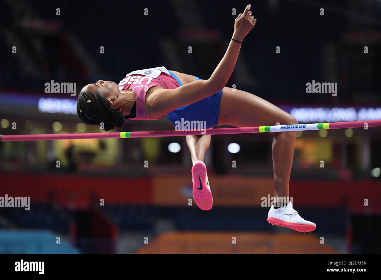 Kendell Williams (USA) a obtenu 5-10 3/4 (1,80m) au saut en hauteur de pentathlon lors des Championnats du monde d'athlétisme en salle, vendredi 18 mars 2022, in Banque D'Images