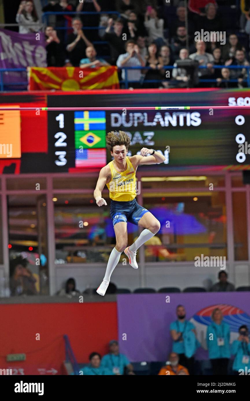 Mondo Duplantis aka Armand Duplantis (SWE) remporte le championnat du monde absolu 20-4 (6,20m) lors du Championnat du monde d'athlétisme en salle Banque D'Images