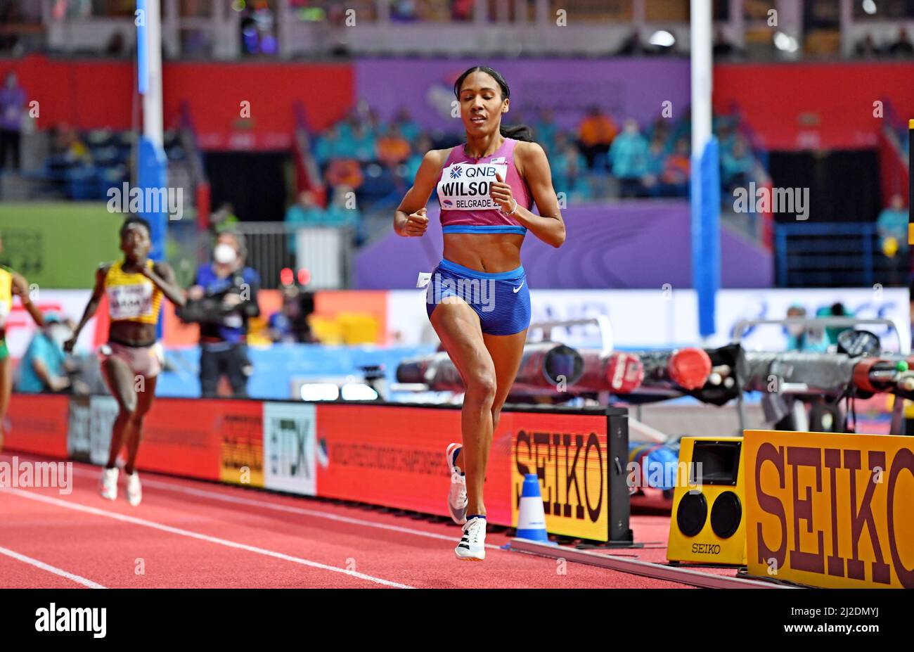 Ajee Wilson (Etats-Unis) remporte le 800m féminin en 1:59,09 lors des Championnats du monde d'athlétisme en salle, dimanche 20 mars 2022, à Belgrade, Serbie. (Giro M Banque D'Images