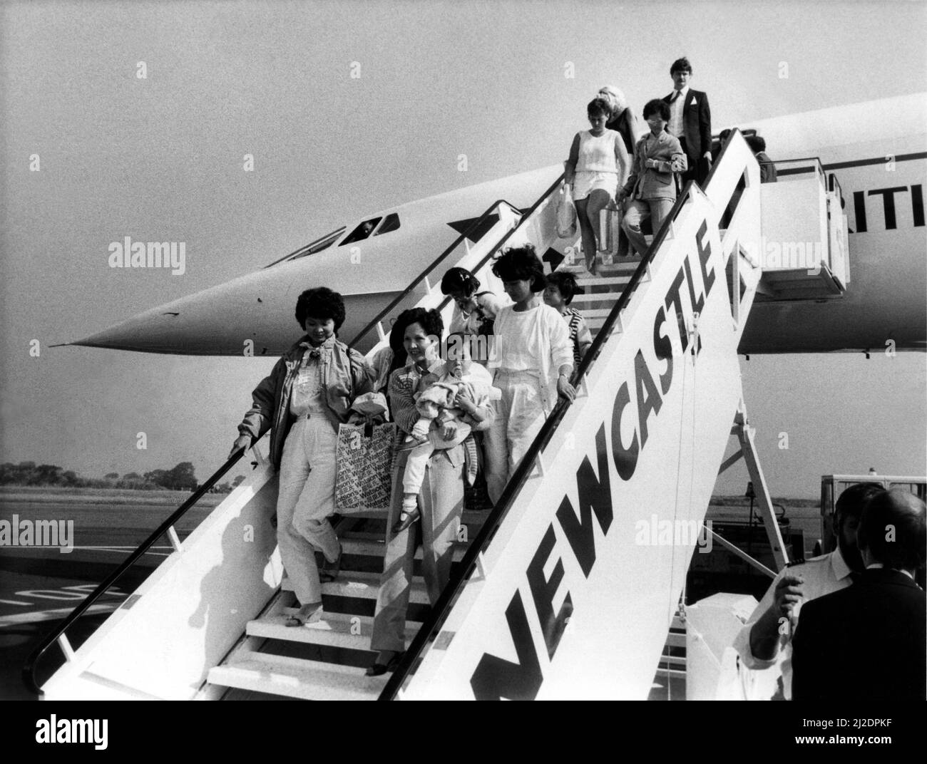 Un avion/avion de ligne Concorde de British Airways arrive à l'aéroport de Newcastle le 30th août 1985. Les avions ont été utilisés par BA comme remplacement du Boeing 737 prévu pour le service de retour Heathrow-Newcastle et tous les sièges ont été vendus en quelques heures. L'avion a été utilisé en raison d'un manque d'avions par le biais de contrôles de sécurité à la suite de la catastrophe aérienne de Manchester. 30th août 1985. Banque D'Images