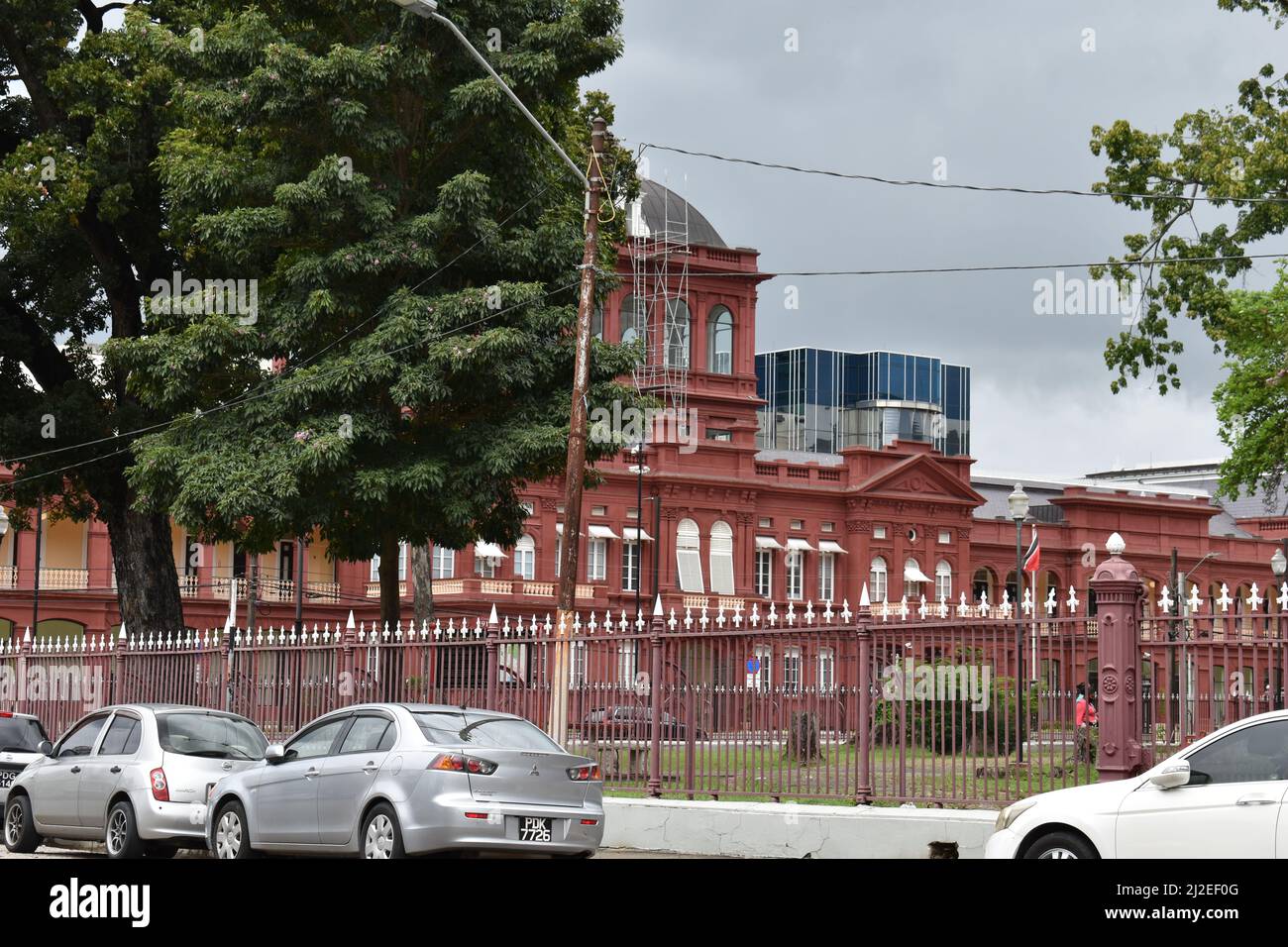 Port-d'Espagne, Trinité-et-Tobago- le 9 mars 2022- la Maison Rouge où se trouve le Parlement de Trinité-et-Tobago. Banque D'Images