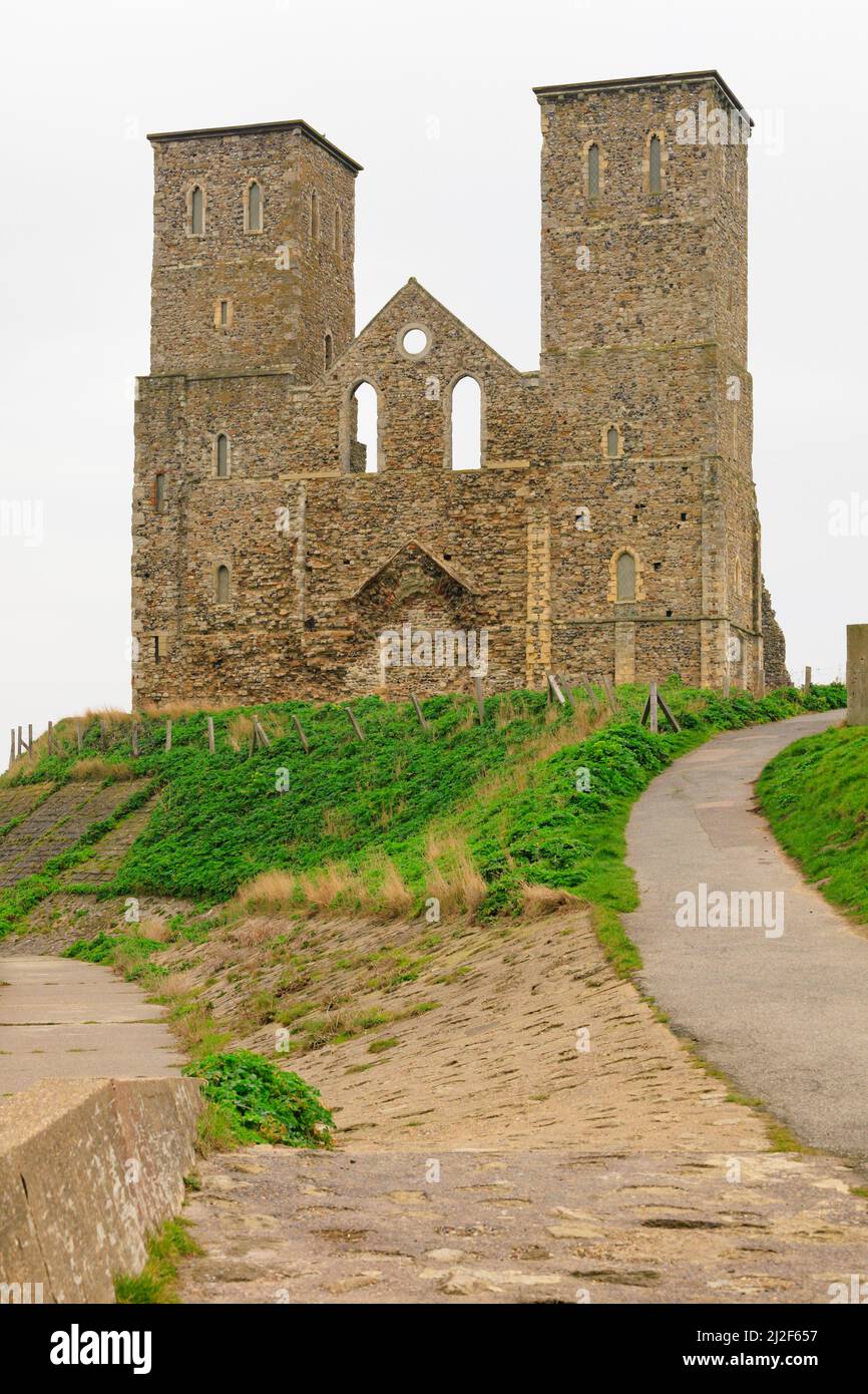 Les vestiges de l'église St Marys, Reculver, Herne Bay, Kent. Banque D'Images