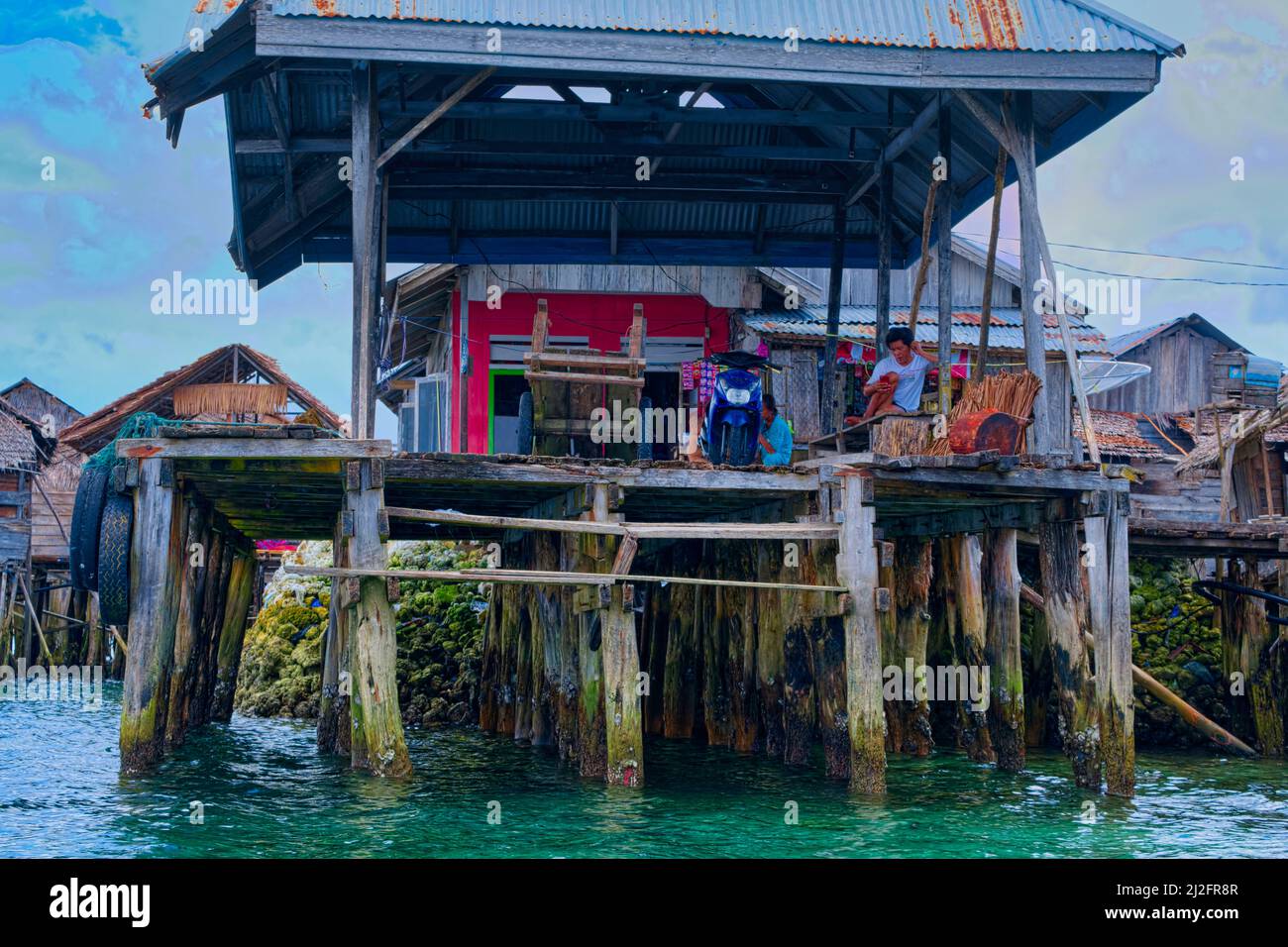 Au milieu de la baie de Tomini - Sulawesi central, il possède une beauté sous-marine étonnante. En plus de son beau parc sous-marin, les îles Togean A. Banque D'Images