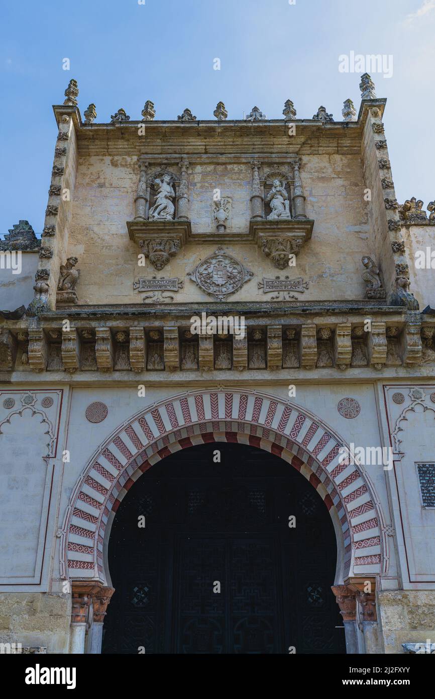 Vue sur la mosquée-cathédrale de Cordoue, en Andalousie, Espagne. Banque D'Images