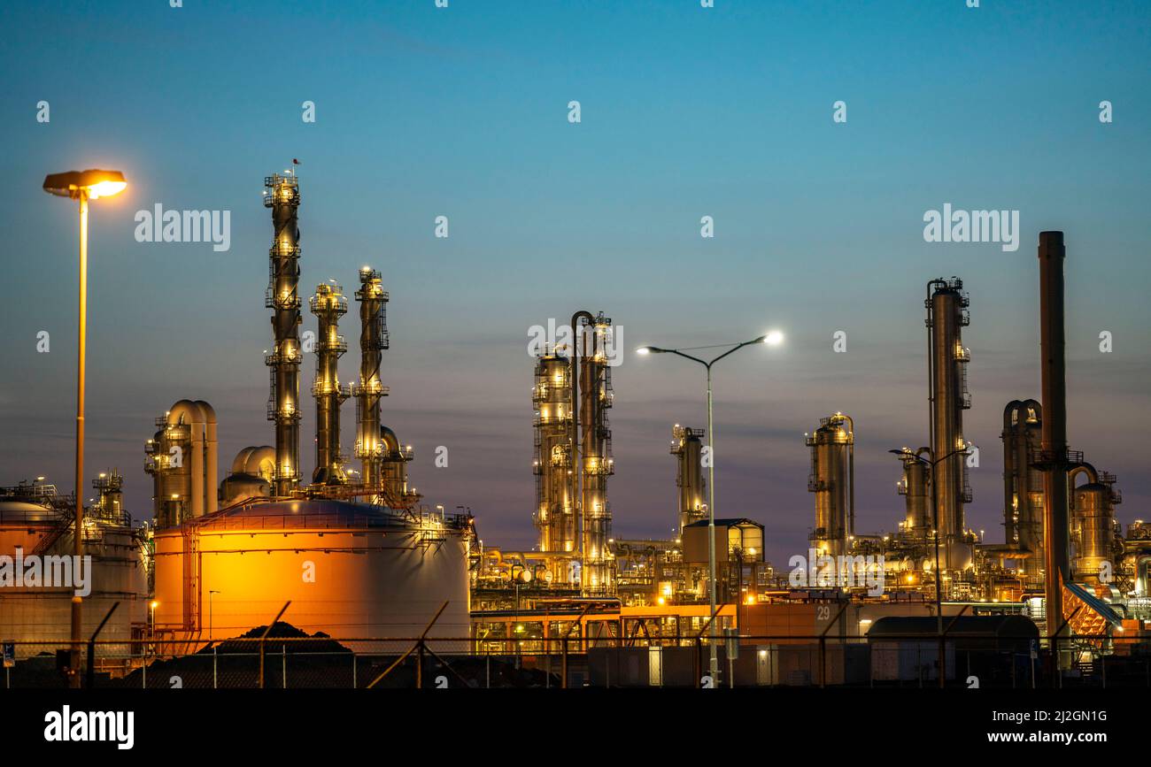 Lyondell Chemical Netherlands BV, usine chimique, joint-venture entre LyondellBasell et Covestro, la plus grande usine du genre au monde, produit Banque D'Images