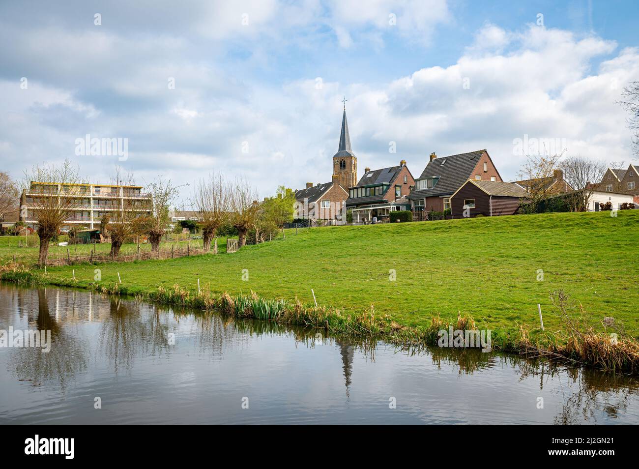 Vue panoramique sur la vieille partie du village de Nieuwerkerk aan den IJssel aux pays-Bas Banque D'Images