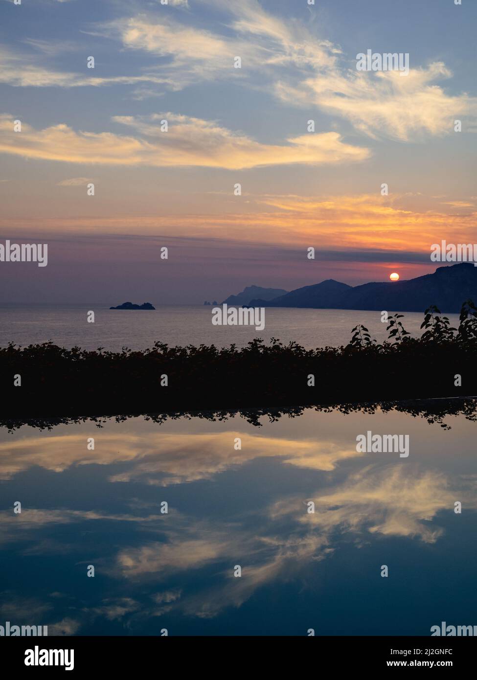 Coucher de soleil sur la péninsule d'Amalfi Banque D'Images