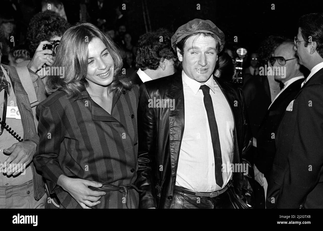 Robin Williams et la femme Valerie Velardi assistant à la première du film Kramer vs, Kramer à Hollywood, 1979 Banque D'Images
