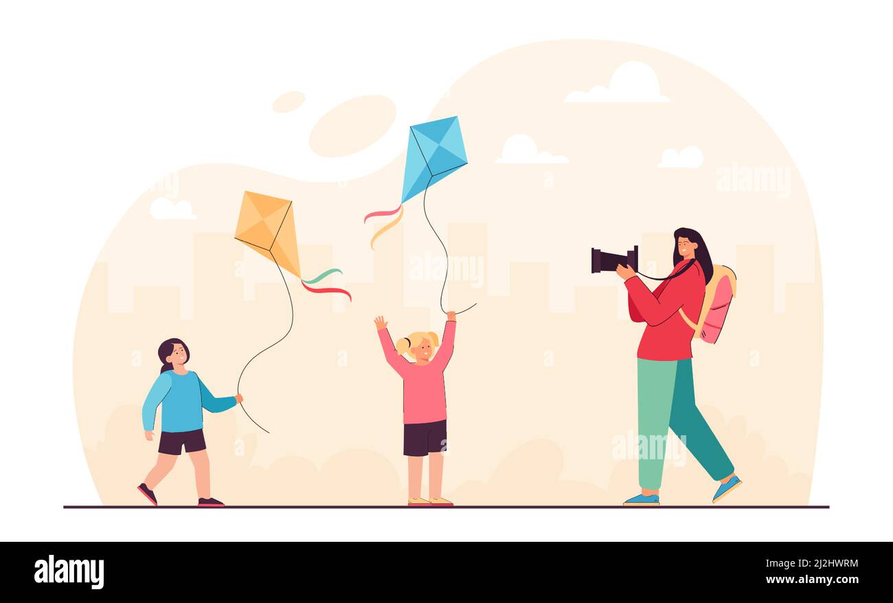 Mère prenant la photo de filles jouant au jeu avec des cerfs-volants.Femme tenant une illustration vectorielle plate pour appareil photo.Aventure d'été, concept de vacances Illustration de Vecteur