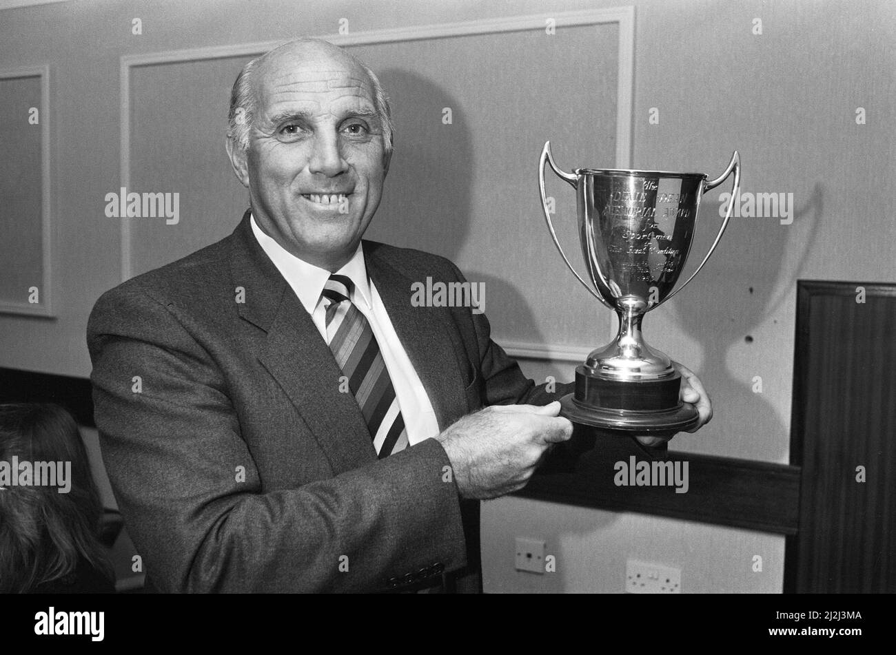 L'entraîneur de Liverpool Ronnie Moran a remporté le trophée Dixie Dean Memorial après près de quarante ans de service pour le club. 2nd octobre 1988 Banque D'Images