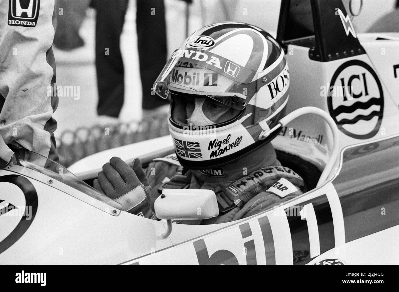 Championnat du monde de Formule 1 du Grand Prix de Grande-Bretagne à Silverstone. Nigel Mansell, pilote Williams, que l'on voit ici célébrer sur le podium après avoir remporté la course. 12th juillet 1987. Banque D'Images