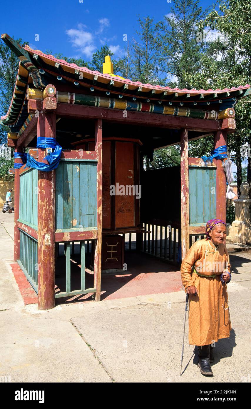 Mongolie. Oulan-Bator. Portrait d'une vieille femme au monastère de Gandantegchinlen (Gandan), un monastère de style tibétain dans la capitale mongole d'Ulaa Banque D'Images