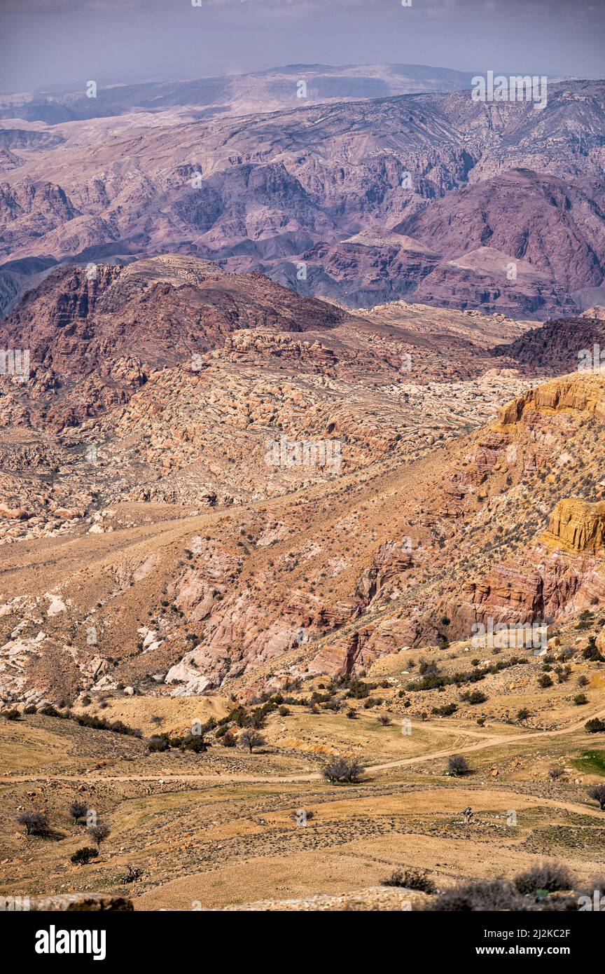Paysage désertique des montagnes d'Edom, Shoubak, Jordanie. Banque D'Images