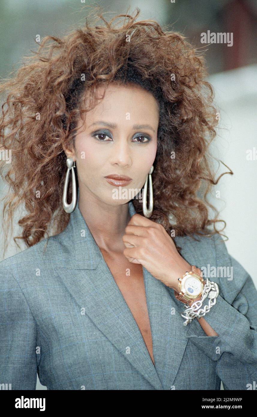 Iman model 1980s Banque de photographies et d’images à haute résolution ...