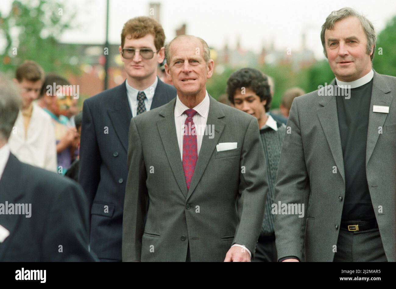 Le Prince Philip, duc d'Édimbourg, visite le développement de logements de Century Drive au large d'Albert Road, Handsworth, West Midlands. 12th juin 1991. Banque D'Images