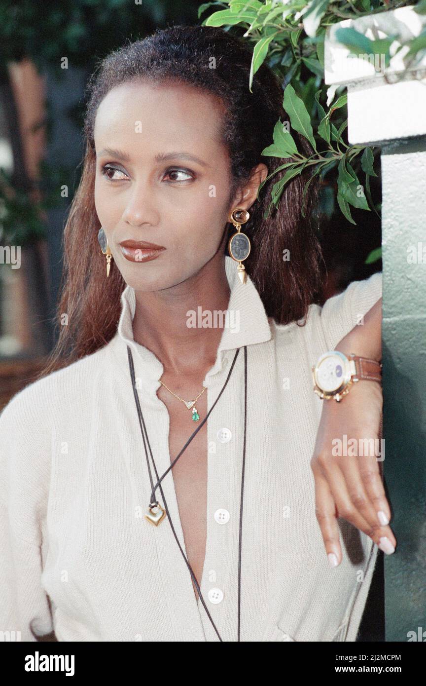 Iman model 1980s Banque de photographies et d’images à haute résolution ...