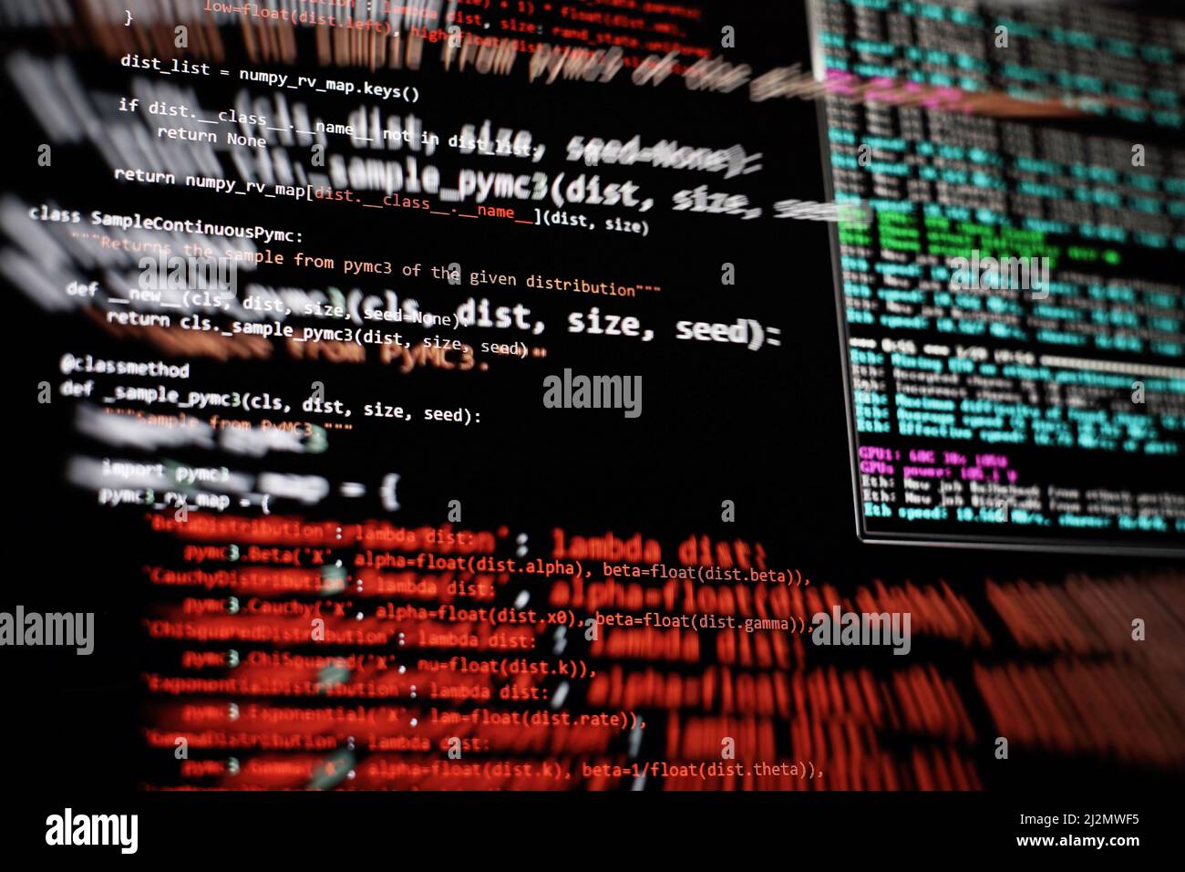 Écran de code de programmation du développeur logiciel. Temps de travail de programmation logicielle. Banque D'Images