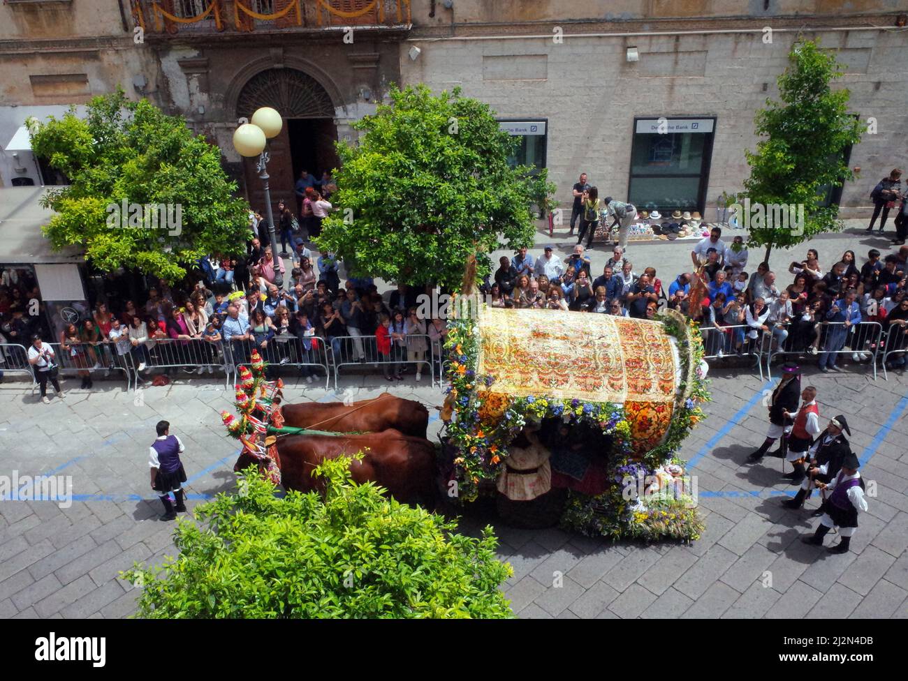 Sassari, Sardaigne, Italie. Cavalcata Sarda, défilé traditionnel de costumes et de cavaliers de toute la Sardaigne Banque D'Images