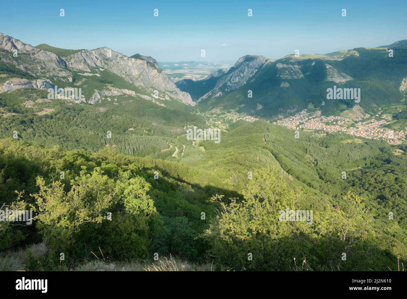 Col de Vratsata dans la chaîne de montagnes des Balkans (Stara planina), Bulgarie Banque D'Images