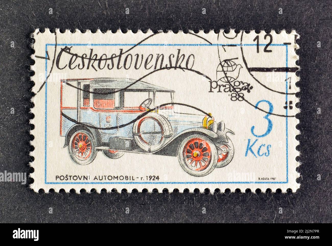 Timbre-poste annulé imprimé par la Tchécoslovaquie, qui montre postal Van, 1924, vers 1987. Banque D'Images