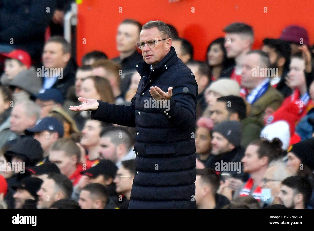 Ralf Rangnick, responsable de l'équipe de garde de Manchester United, réagit sur la ligne de contact lors du match de la Premier League à Old Trafford, dans le Grand Manchester, au Royaume-Uni. Date de la photo: Samedi 2 avril 2022. Le crédit photo devrait se lire: Anthony Devlin Banque D'Images