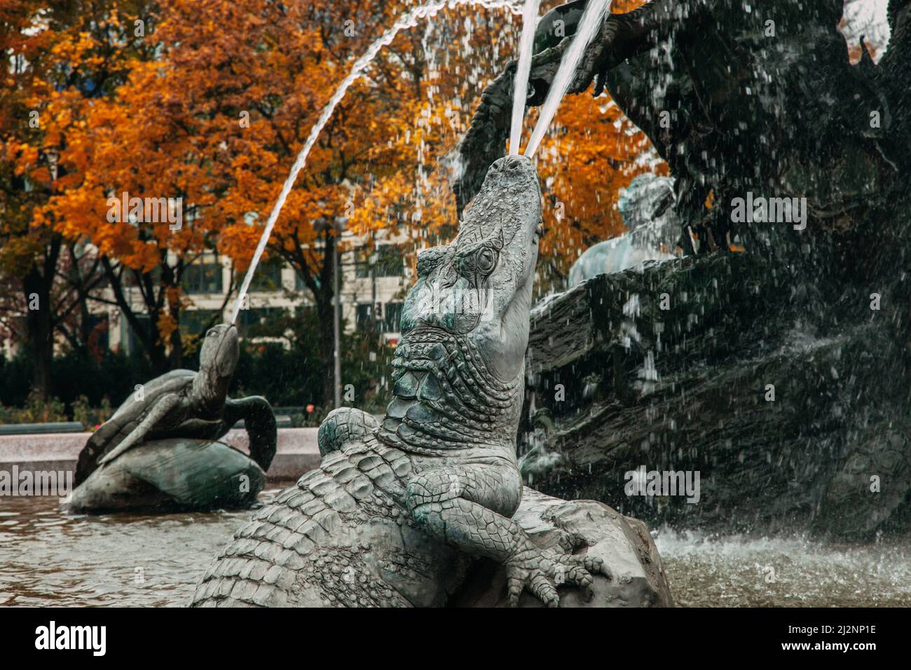 Fontaine Neptune de Reinhold Begas en automne - Alexanderplatz - Rathausstrasse, Belin, Allemagne Banque D'Images