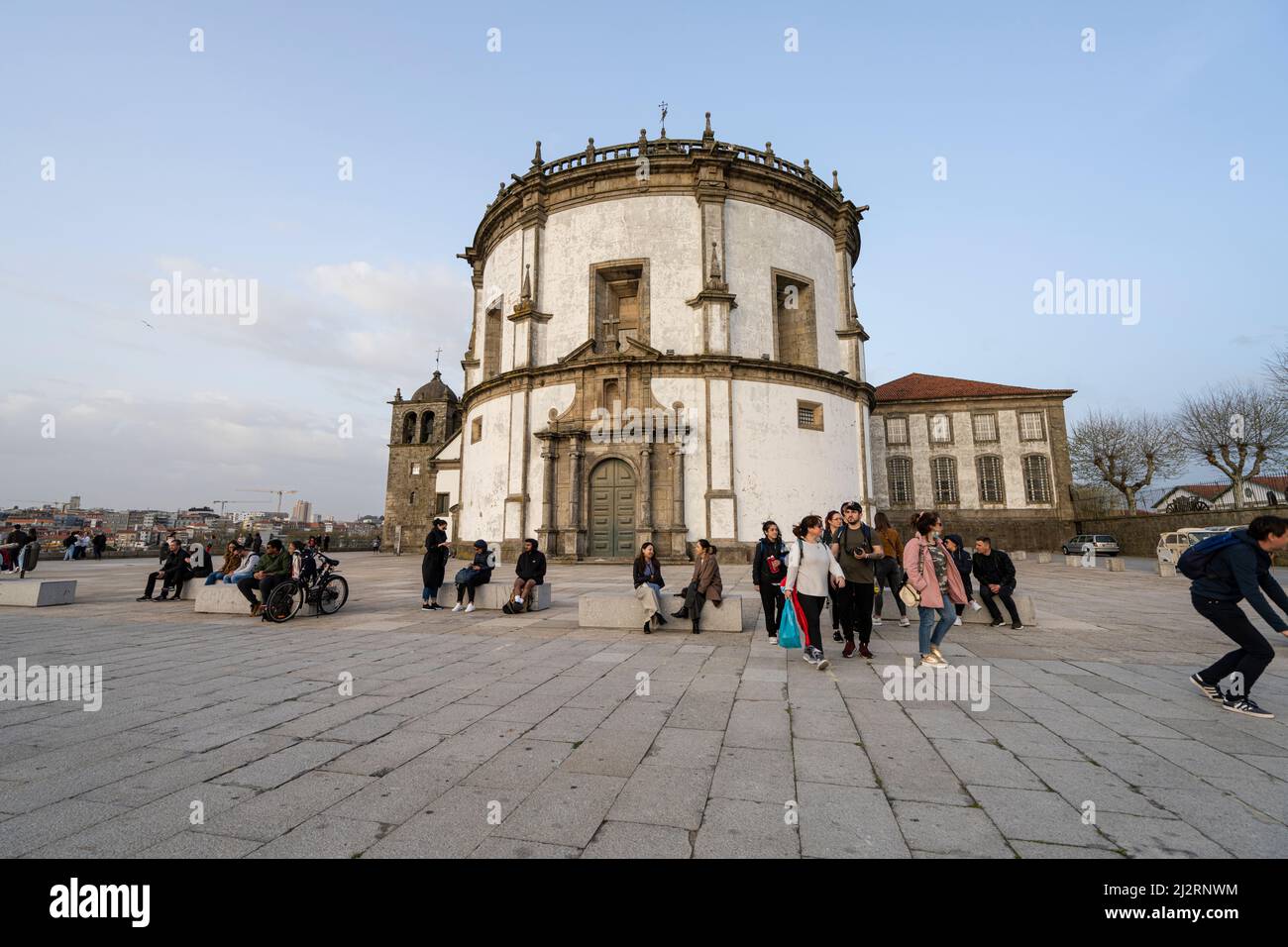 Porto, Portugal. Mars 2022. Vue panoramique sur le monastère de Serra do Pilar dans le centre-ville Banque D'Images