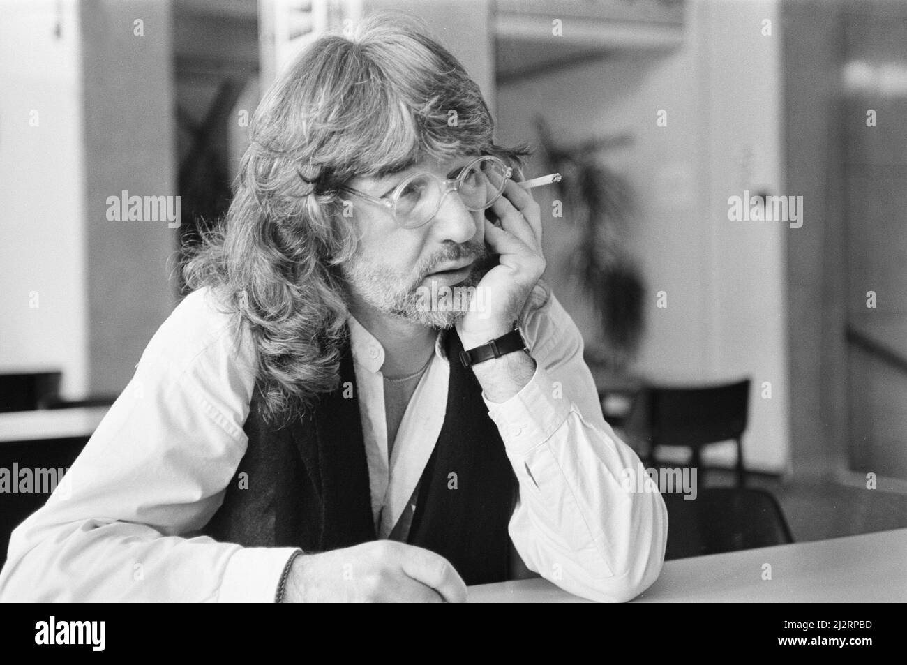 Willy Russell, dramaturge, parolier et compositeur de Liverpool, photographié au Liverpool Philharmonic Hall, le 8th janvier 1992. Banque D'Images