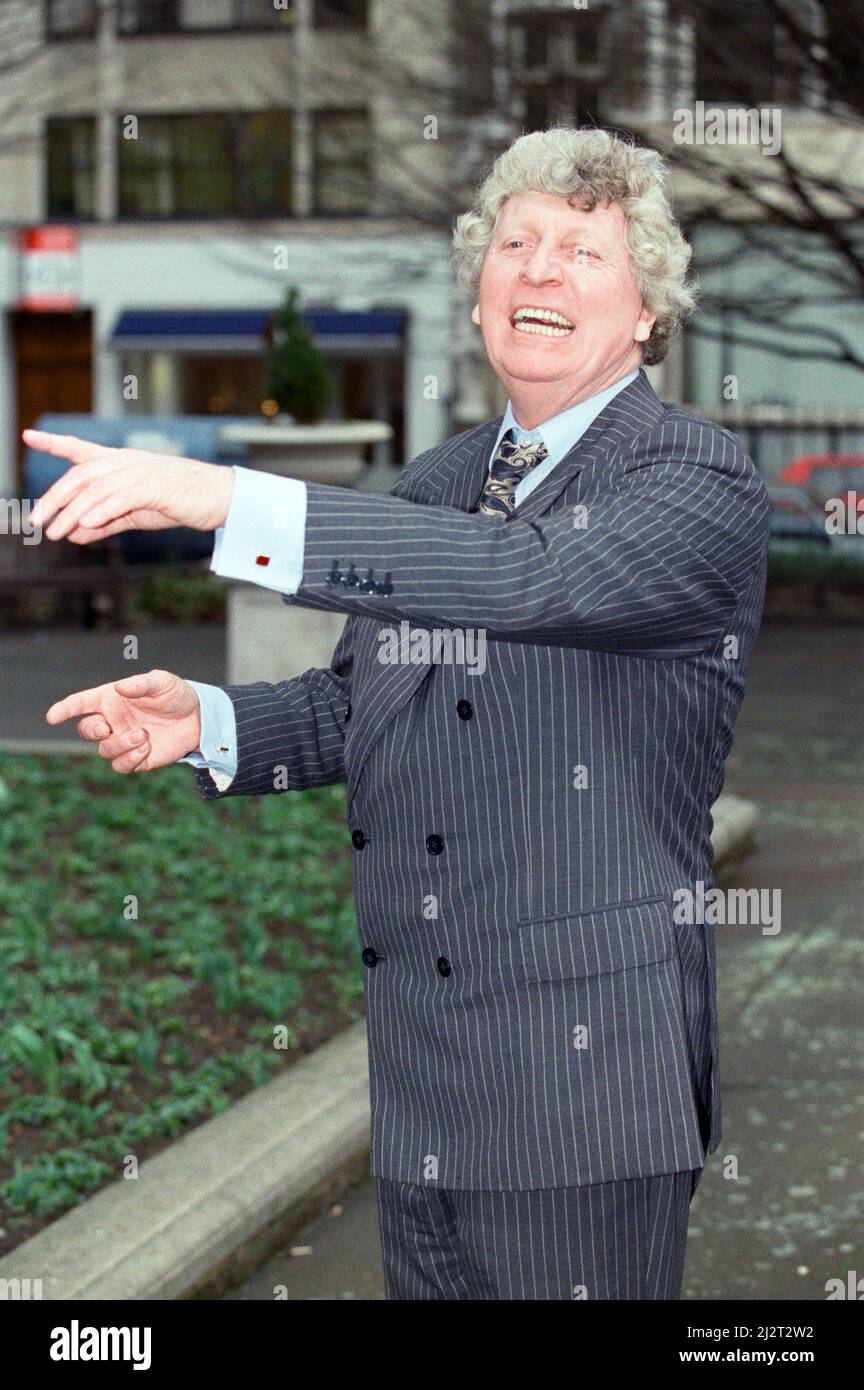 Tom Baker assiste à un photocall pour la série ITV 'Medics'. 12th mars 1992. Banque D'Images