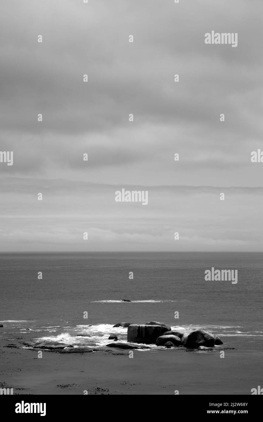 Rochers dans la mer Banque D'Images
