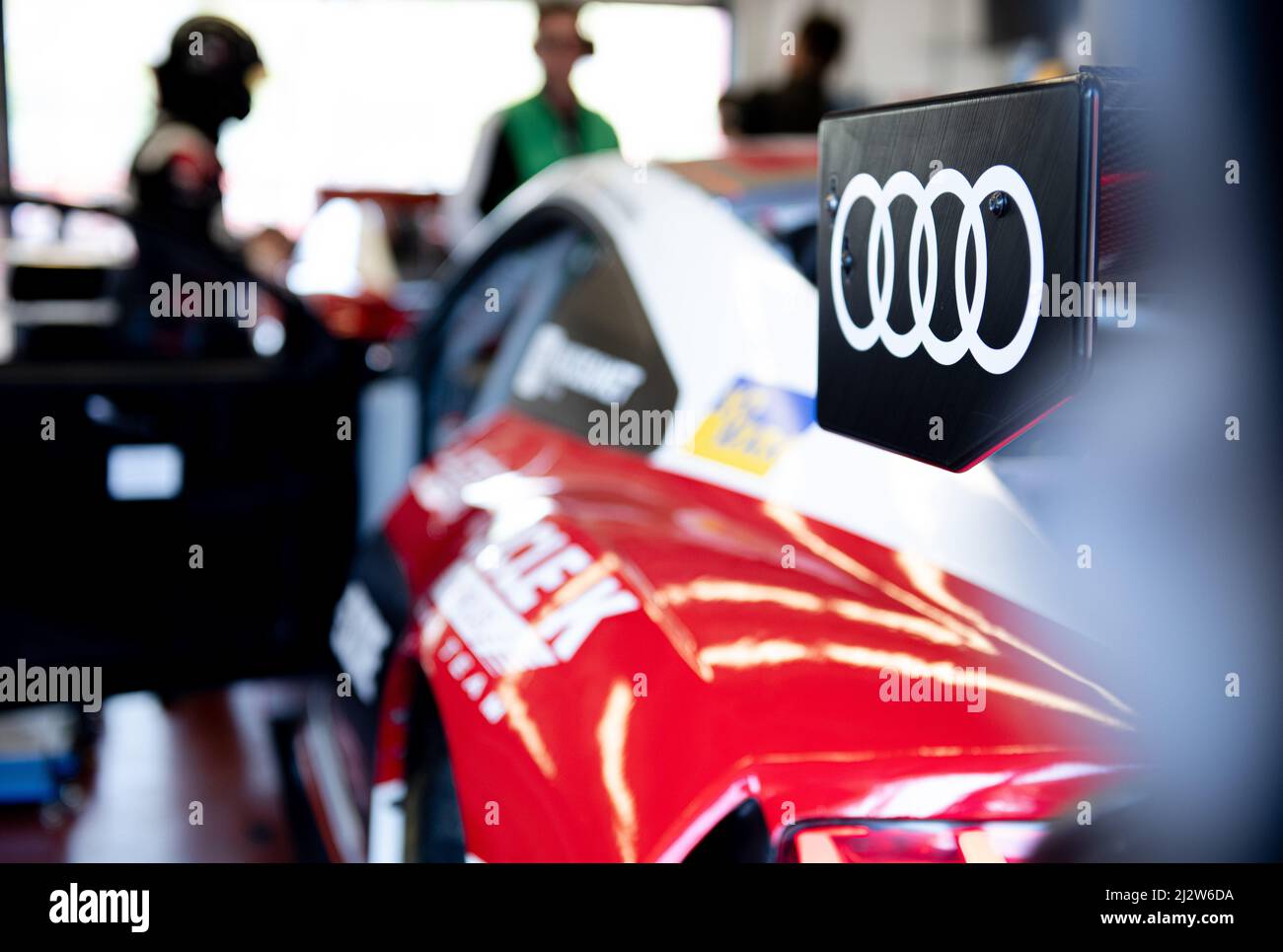 Logo Audi sur le détail de l'aileron arrière de la voiture de course. Mugello, Italie, mars 27 2022. Série de 24 heures Banque D'Images