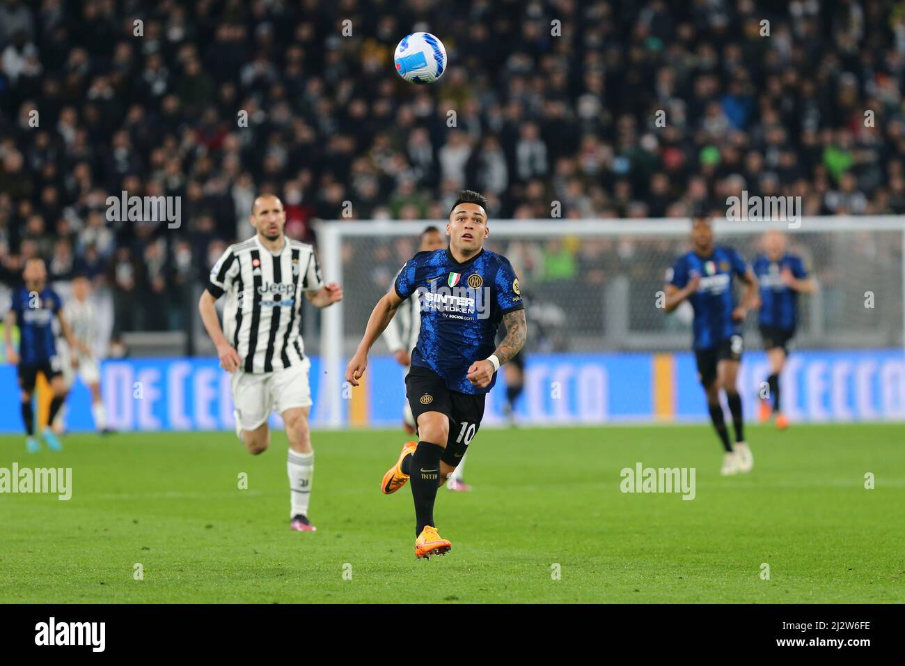 TURIN, ITALIE - 03 AVRIL 2022. Lautaro Martínez du FC Internazionale Milano lors du match entre Juventus FC et FC Internazionale Milano le 03 avril 2022 au stade Allianz de Turin, Italie. Crédit: Massimiliano Ferraro/Medialys Images/Alay Live News Banque D'Images