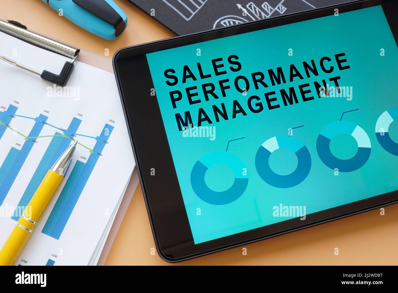 Tablette avec logiciel SPM de gestion des performances des ventes. Banque D'Images