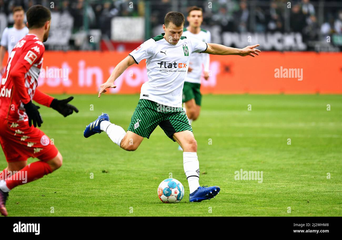 Bundesliga, Borussia Park Mönchengladbach: Borussia Mönchengladbach vs FSV Mainz 05; Stefan Lainer Banque D'Images