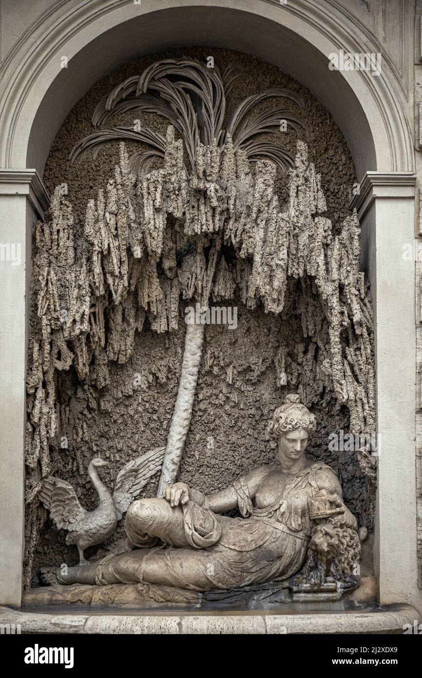 Quattro Fontane à Rome, Italie. Statue de la déesse Juno ils ont été installés entre 1588 et 1593 Banque D'Images