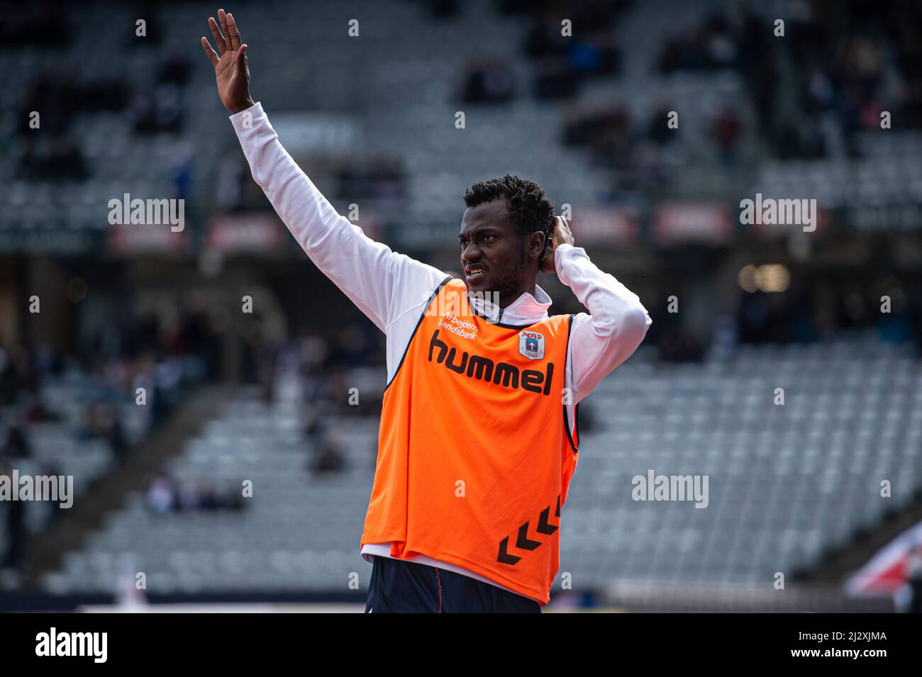 Aarhus, Danemark. 03rd, avril 2022. Mustapha Bundu de l'AGF se réchauffe avant le match Superliga de 3F entre Aarhus GF et Vejle Boldklub au parc Ceres d'Aarhus. (Crédit photo: Gonzales photo - Morten Kjaer). Banque D'Images