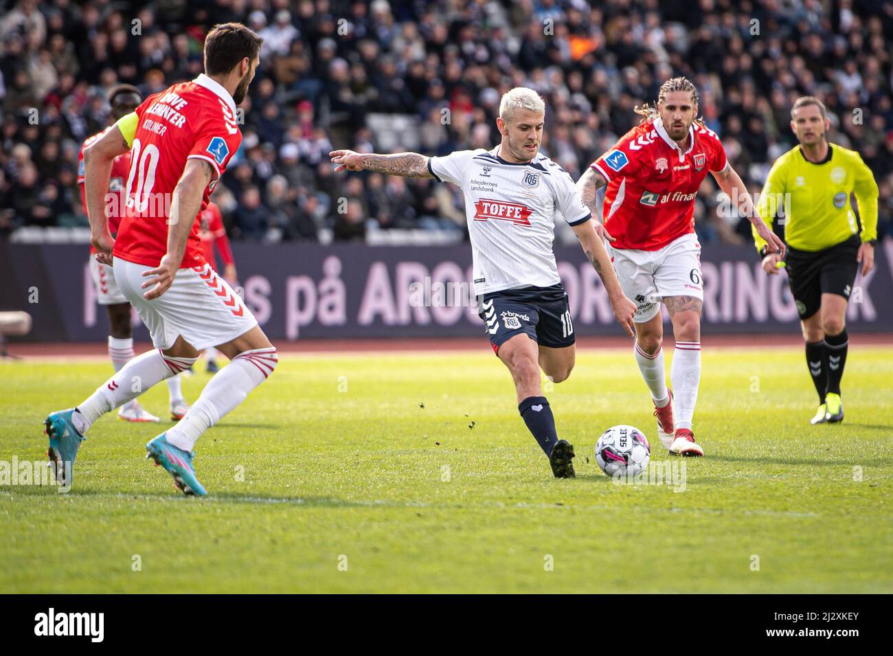 Aarhus, Danemark. 03rd, avril 2022. Jack Wilshere (10) de l'AGF vu lors du match Superliga de 3F entre Aarhus GF et Vejle Boldklub au parc Ceres à Aarhus. (Crédit photo: Gonzales photo - Morten Kjaer). Banque D'Images