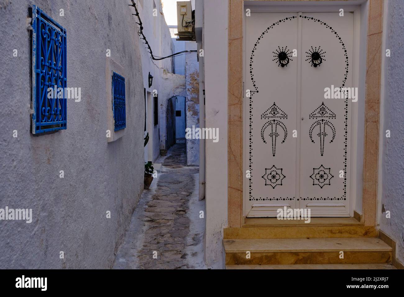 Tunisie, Hammamet, porte colorée dans la médina Banque D'Images